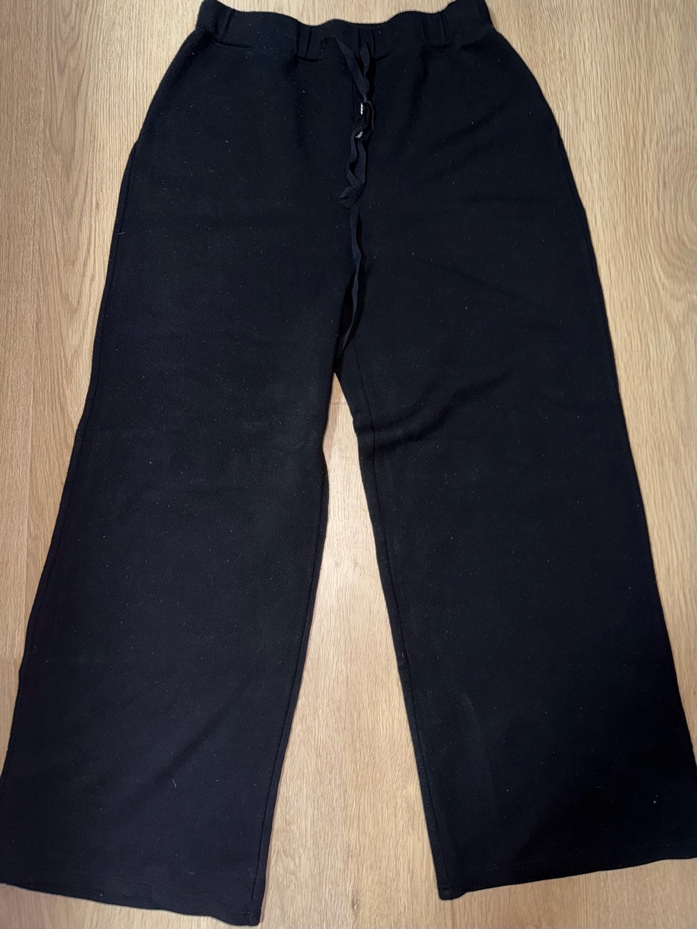 Blue waters Wide Leg Black Scuba Lounge Pants; needs fabric shaver for pilling